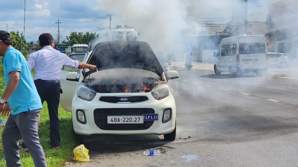 ô tô tập lái.jpg