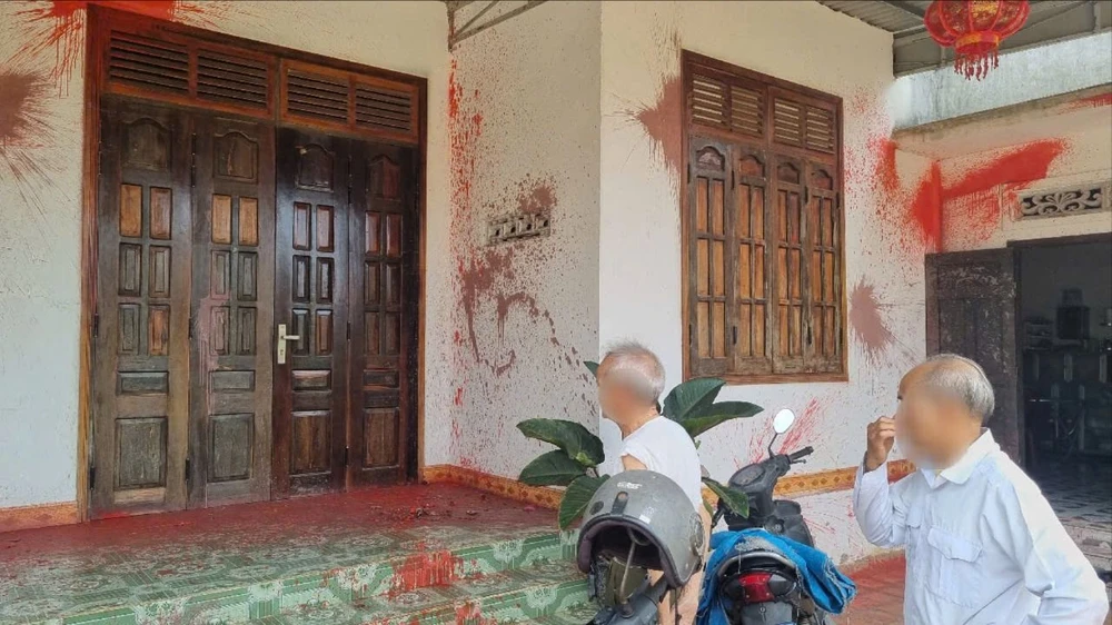 ĐẬP PHÁ QUÁN PHỞ 15.jpg