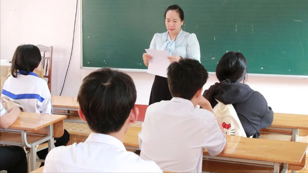 thi môn Ngữ văn.jpg