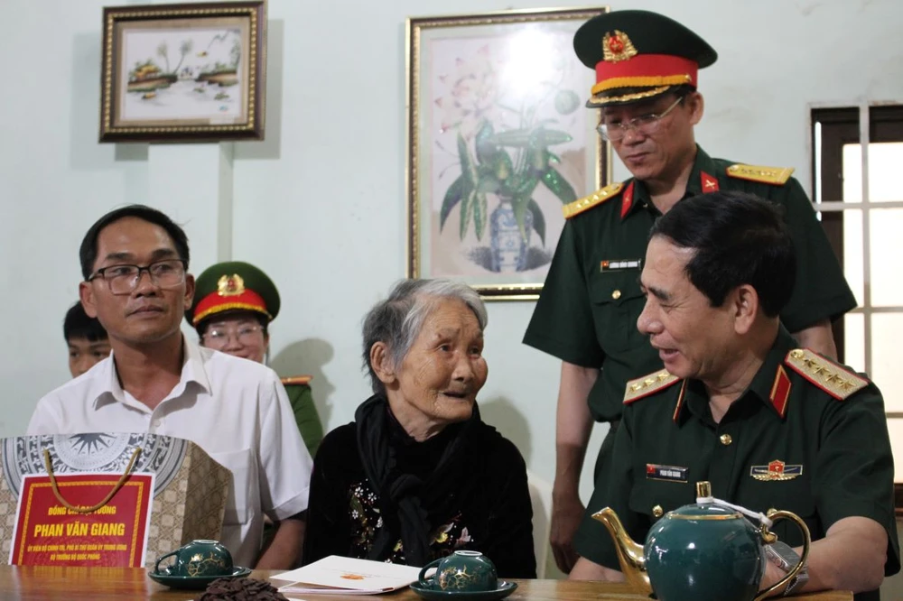 Đại tướng Phan Văn Giang 12.JPG