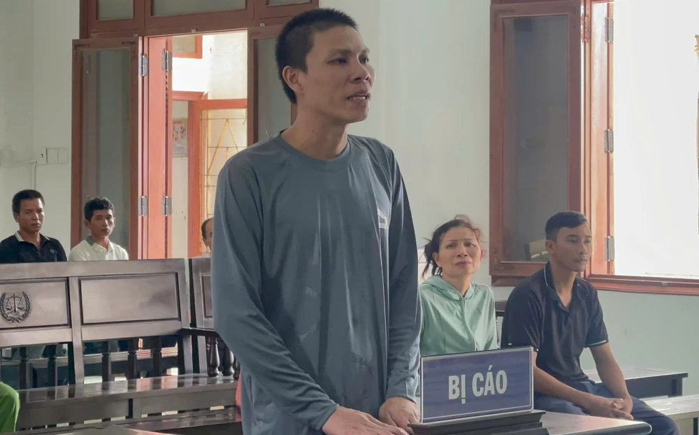 nhân viên chấm công.jpg