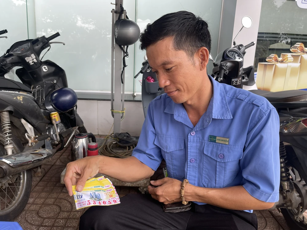 60 tờ vé số 1.jpg