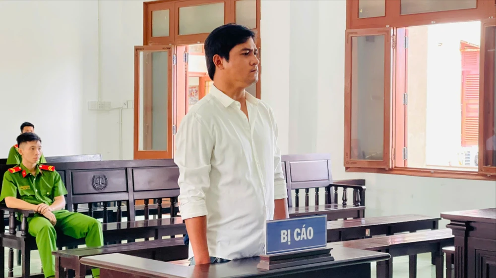 bàn nhậu kế bên 1.jpg