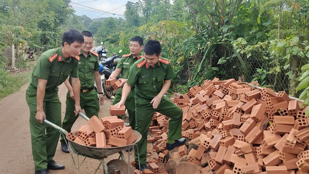 xóa nhà tạm 7.jpg