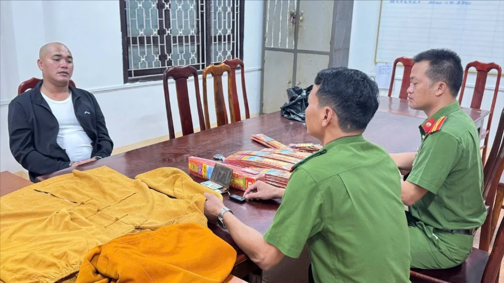 tờ giấy trắng.jpg