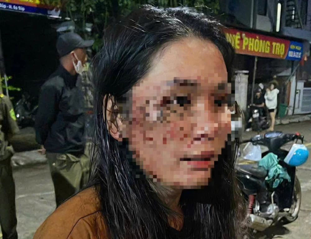 NỮ NHÂN VIÊN.jpg