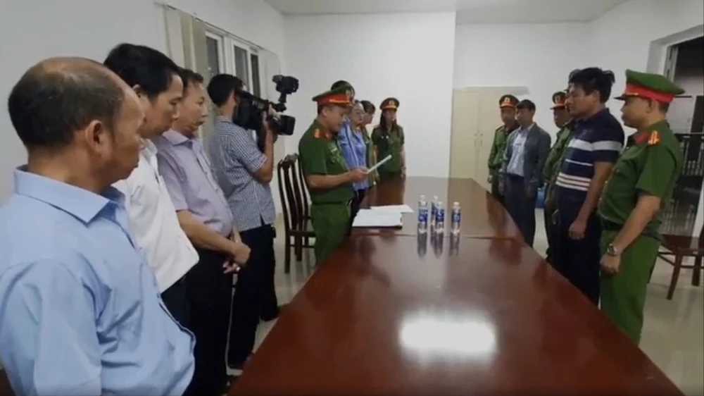 máy tán sỏi 2003.jpg