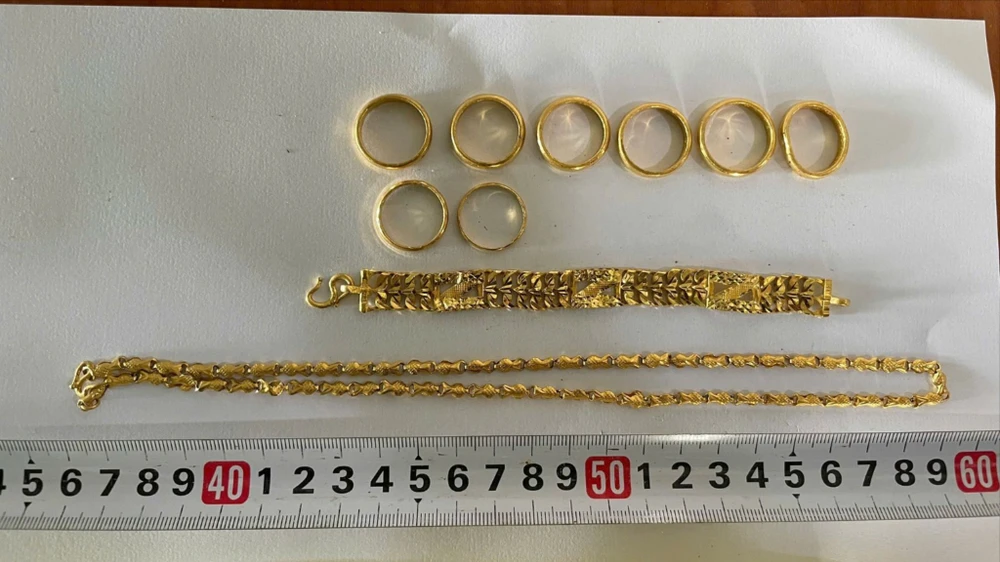 trộm cắp vàng.jpg