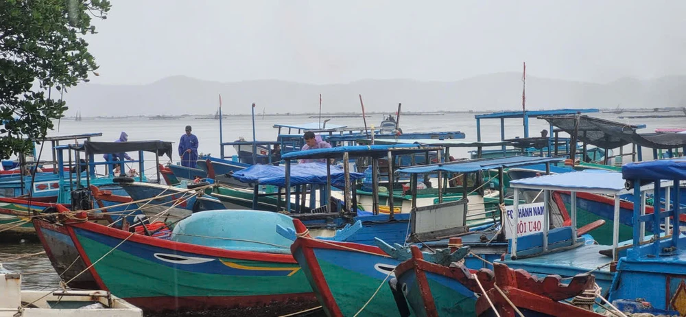 bão Kalmaegi 300.jpg