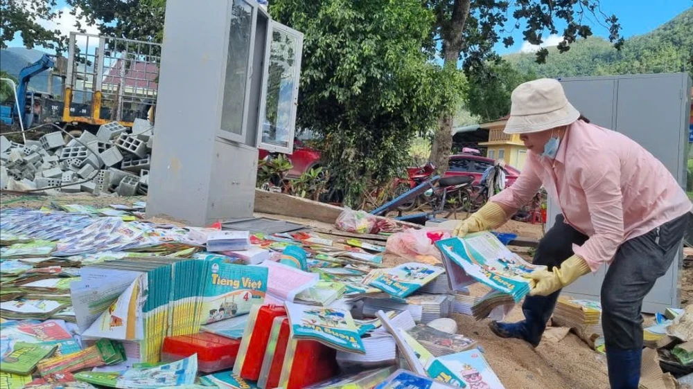 bão số 13 001.jpg