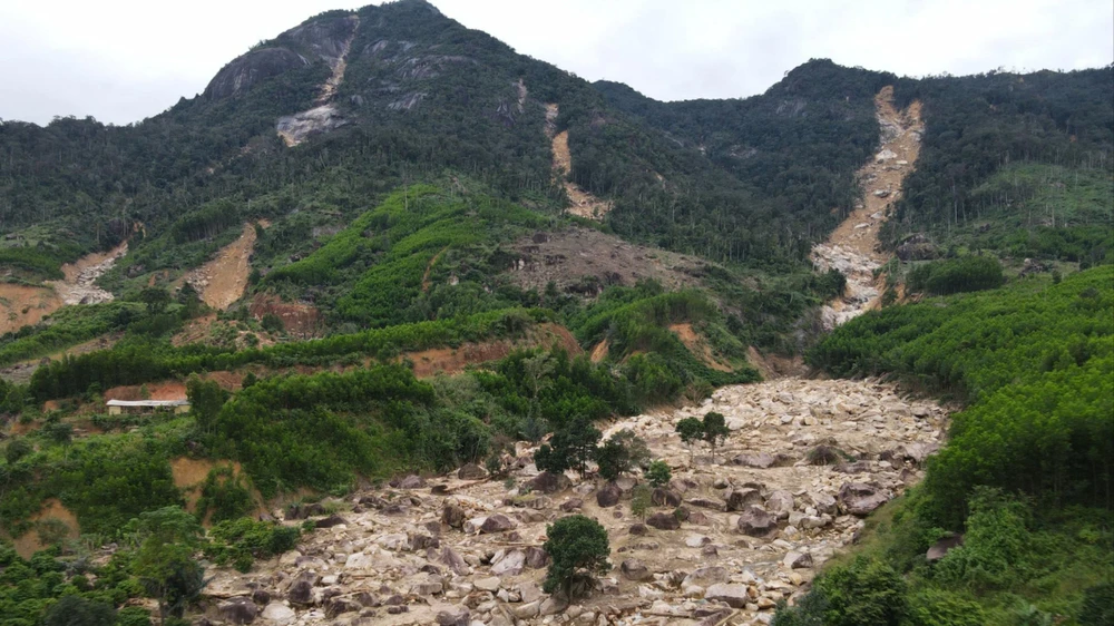 chư yang hanh 1.jpg