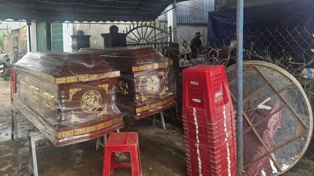 sập bờ kè 3.jpg