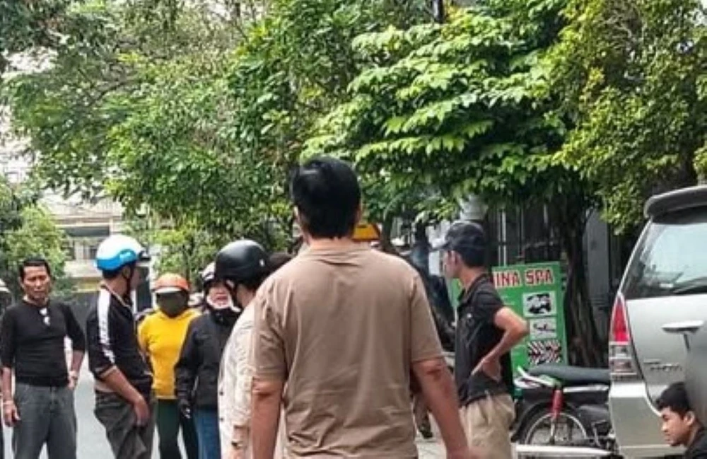 đâm bạn của mẹ.jpg