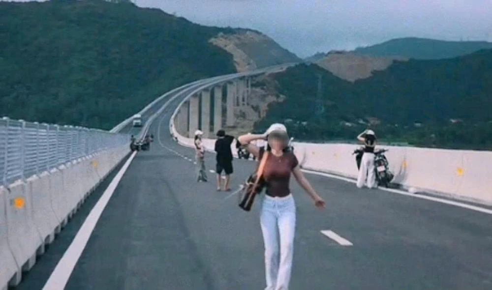 Cầu Kỳ lộ 11.jpg