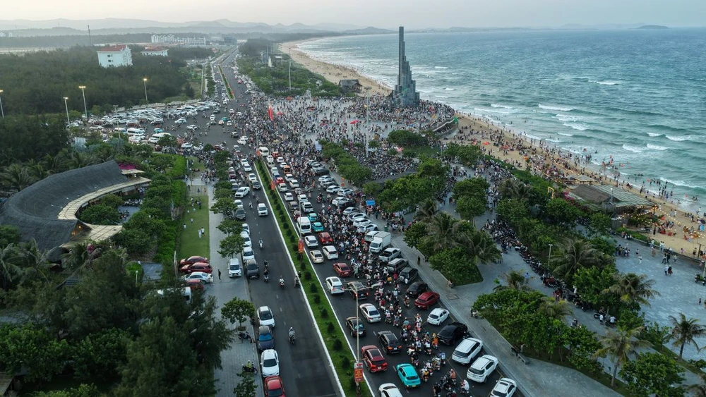 LỄ HỘI 12.JPG