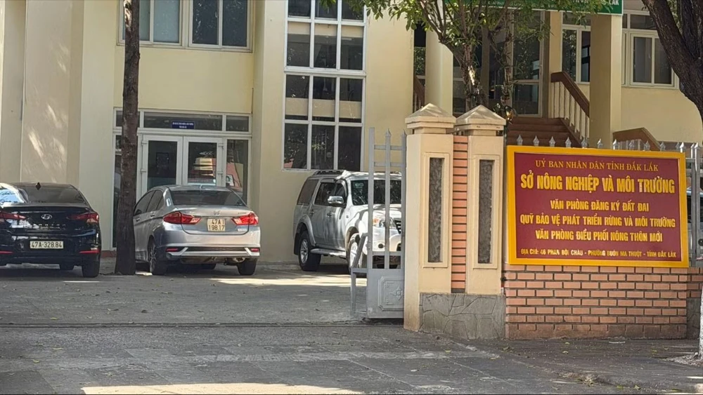 đất đai.jpg
