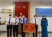 Sở Tư pháp TP.HCM nhận cờ thi đua ngành Tư pháp