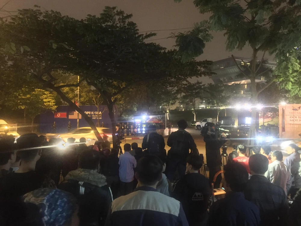 Thượng đỉnh Mỹ-Triều: 2 ông Trump-Kim được chào đón nồng nhiệt ảnh 20