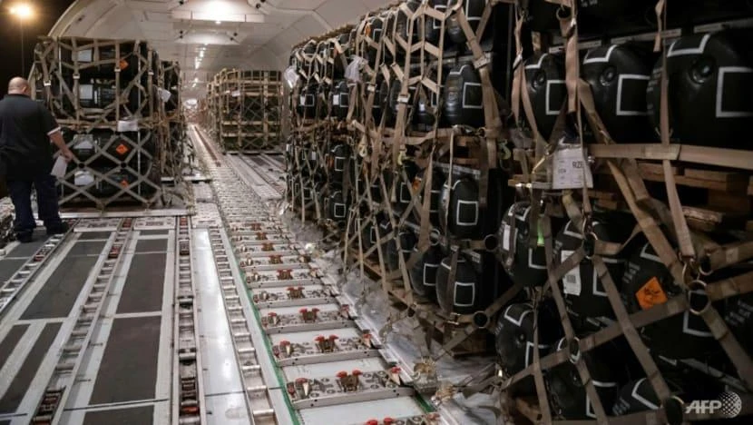 Mỹ vừa cam kết cung cấp khoản viện trợ quân sự trị giá 800 triệu USD cho Ukraine. Ảnh: AFP