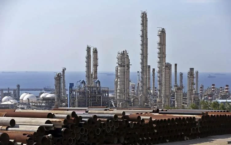 Một khu phức hợp hóa dầu ở Iran. Ảnh: RUDAW