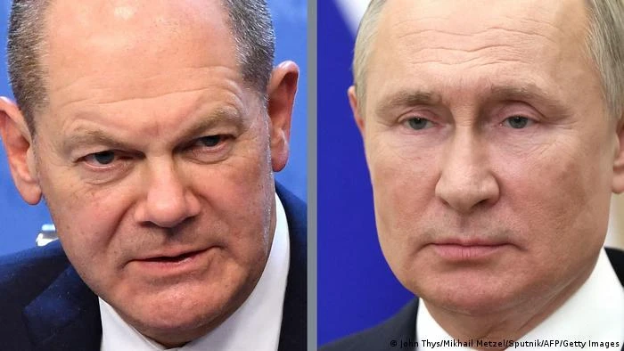 Thủ tướng Đức Olaf Scholz (trái) và Tổng thống Nga Vladimir Putin. Ảnh: AFP