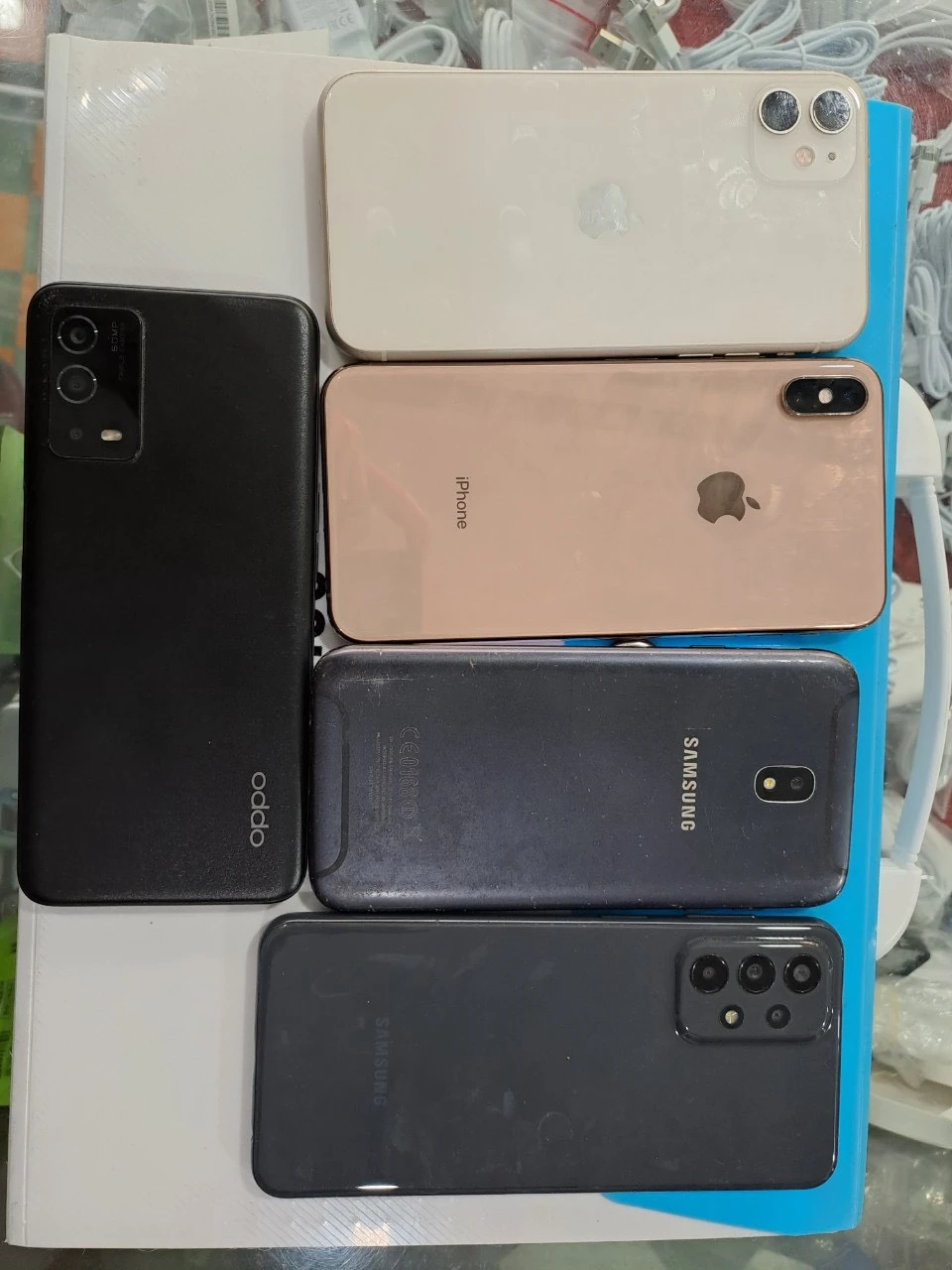 Các điện thoại mà Khoa đã trộm được.Ảnh:CA