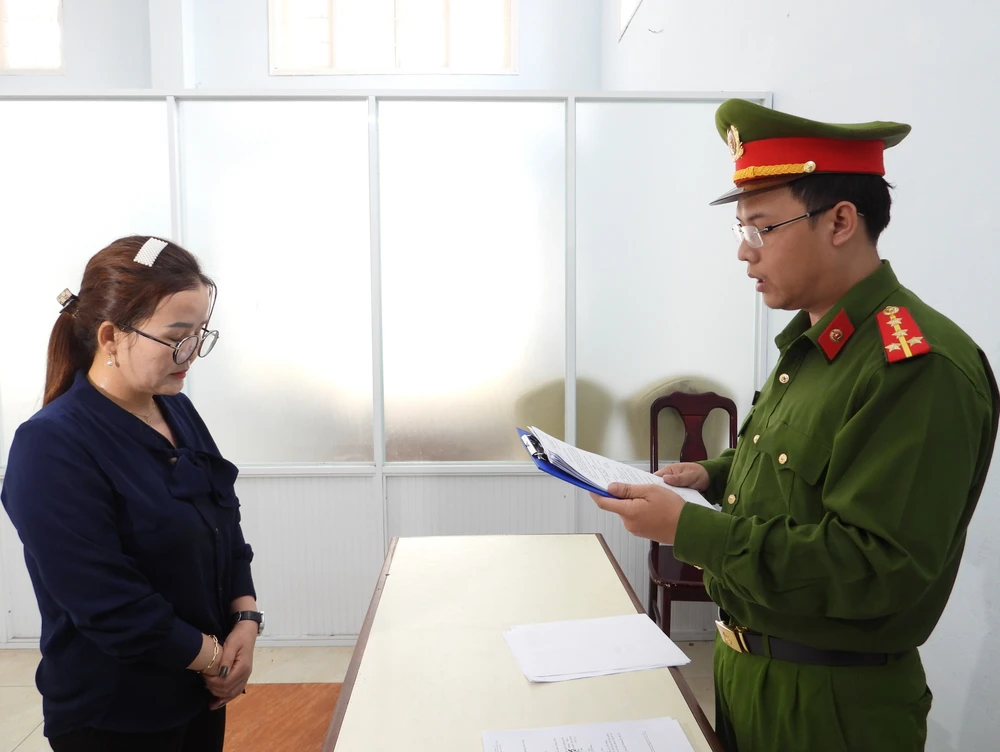 Lữ Thị Thu Thủy tại cơ quan điều tra.Ảnh: CA