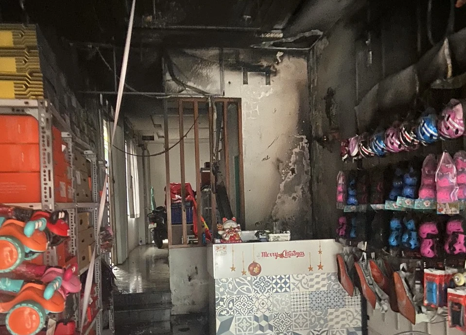 Vụ cháy tại 372 Hùng Vương. Ảnh: CA