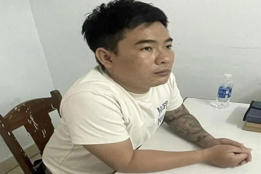 Nguyễn Hữu Phúc tại cơ quan điều tra.Ảnh: CA