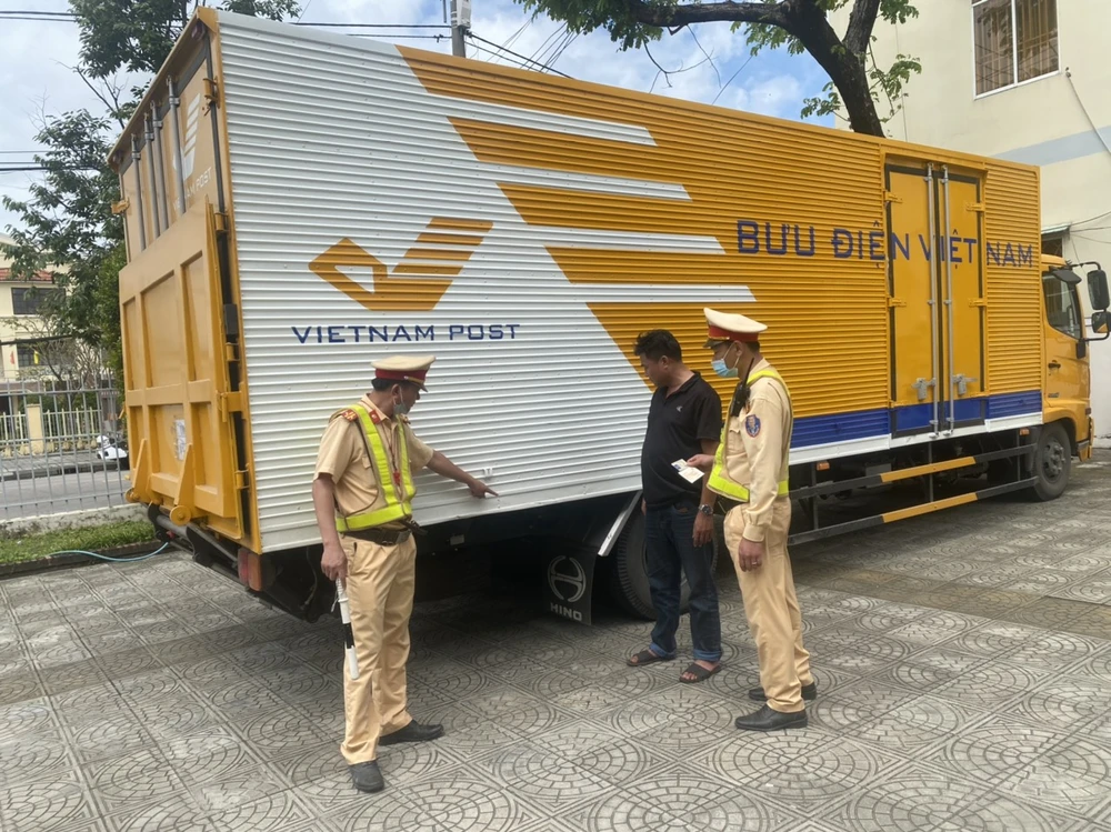 Phương tiện được bàn giao cho Công an huyện Hòa Vang xử lý.Ảnh: CA