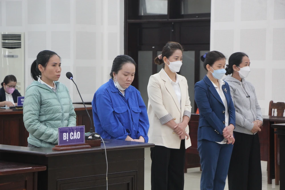 Các bị cáo tại phiên toà. Ảnh: NGÔ QUANG