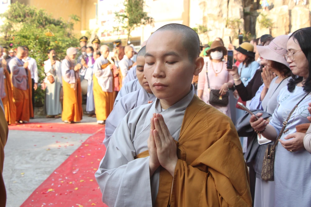 Đây cũng là dịp các chư tôn, tăng ni tập trung về nguyện cầu quốc thái dân an, chúng sanh an lạc.
