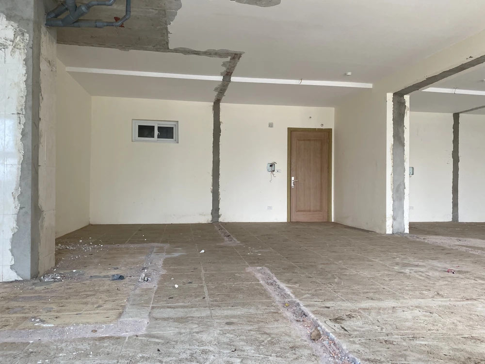 Sau tháo dỡ, tầng 2 và 3 được chuyển đổi thành nhà đỗ xe, tầng 5 làm nhà trẻ và nhà sinh hoạt cộng đồng. Ảnh: NGÔ QUANG