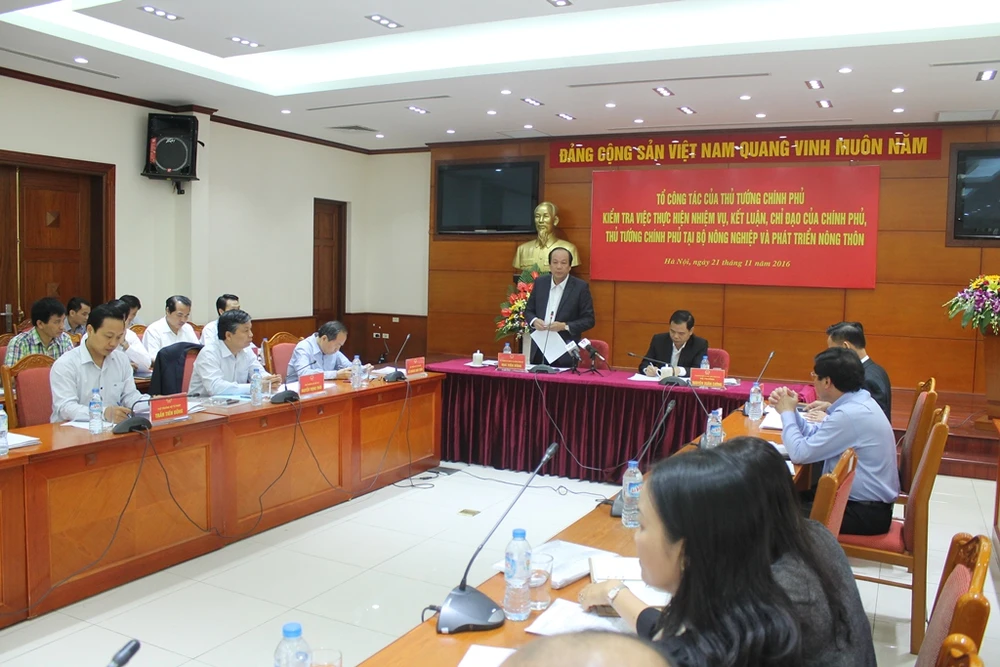 Bộ trưởng, Chủ nhiệm văn phòng Chính phủ chỉ đạo quyết liệt tại buổi làm việc. Ảnh: VIẾT LONG