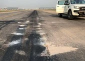 Vật thể lạ xuất hiện trên đường băng sân bay Nội Bài