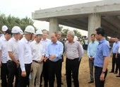 Thủ tướng kiểm tra dự án cao tốc Trung Lương - Mỹ Thuận