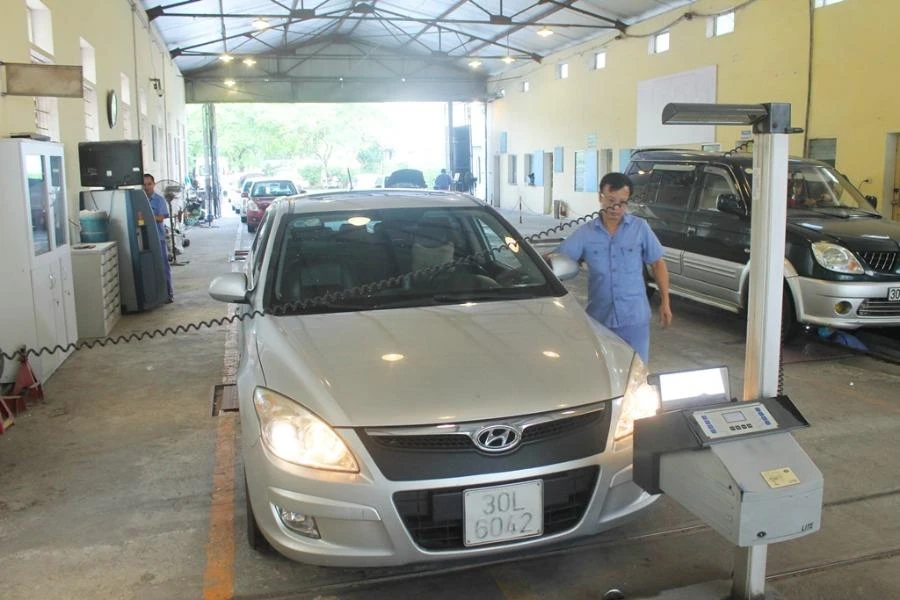 Từ ngày 1-10, đăng kiểm xe ô tô không cần trình giấy bảo hiểm ảnh 1