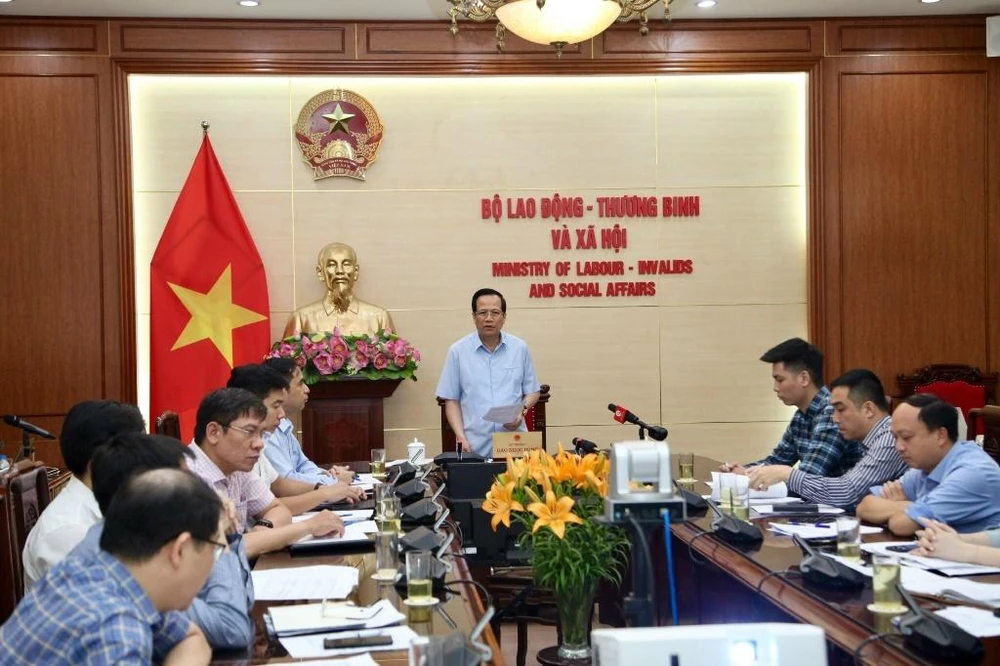 Bộ trưởng Đào Ngọc Dung phát biểu chỉ đạo. Ảnh: V.LONG