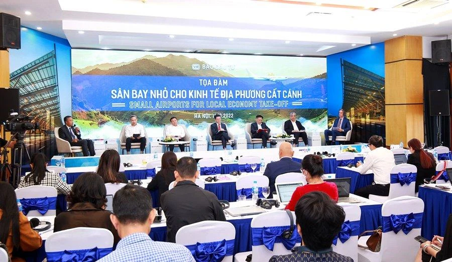 Các chuyên gia nêu ý kiến tại hội thảo. Ảnh: V.LONG Các chuyên gia nêu ý kiến tại hội thảo. Ảnh: V.LONG