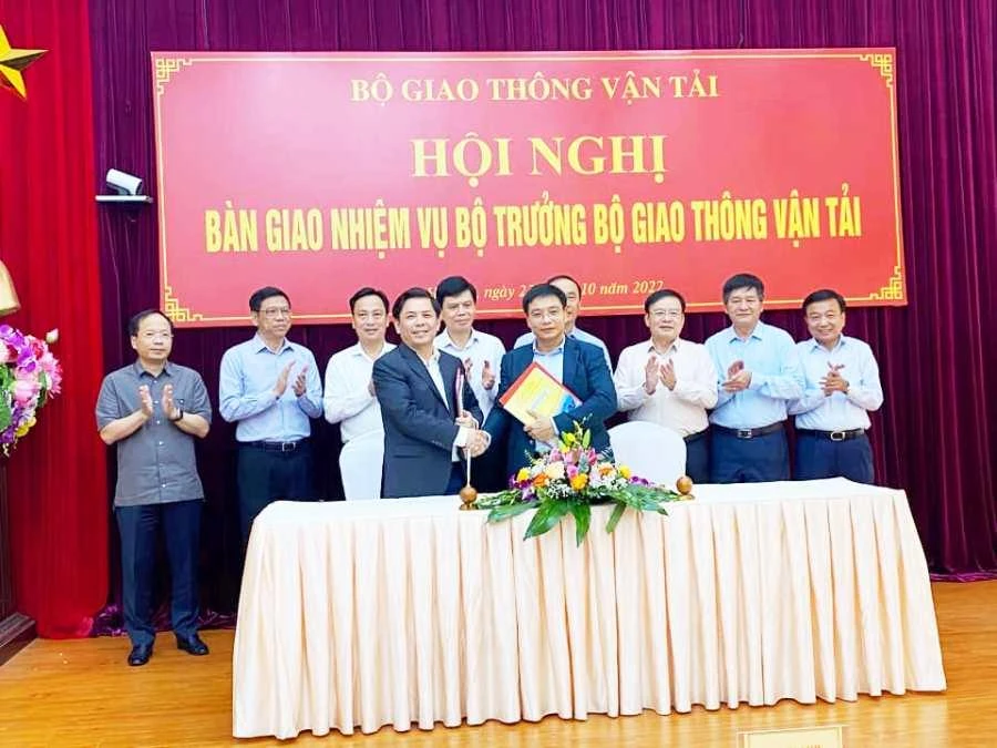 Lễ bàn giao công việc diễn ra tại Bộ GTVT. Ảnh: D.VIỆT