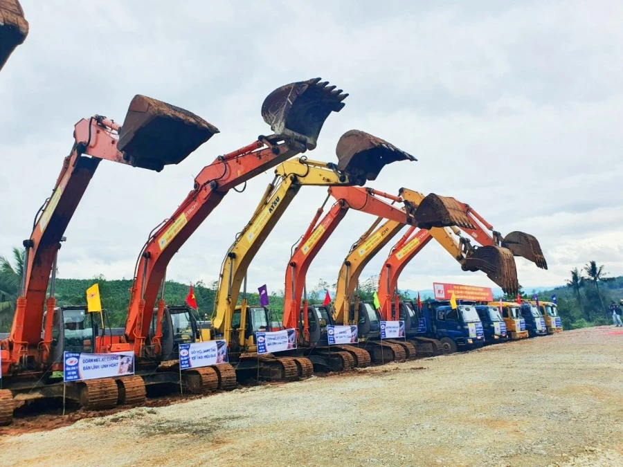 Lễ khởi công dự án đường bộ cao tốc Bắc - Nam giai đoạn 2 sáng ngày 1-1.