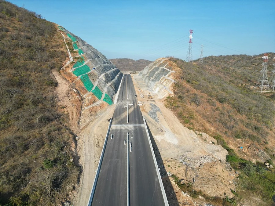 Cao tốc Vĩnh Hảo - Phan Thiết. Ảnh: PLO.VN