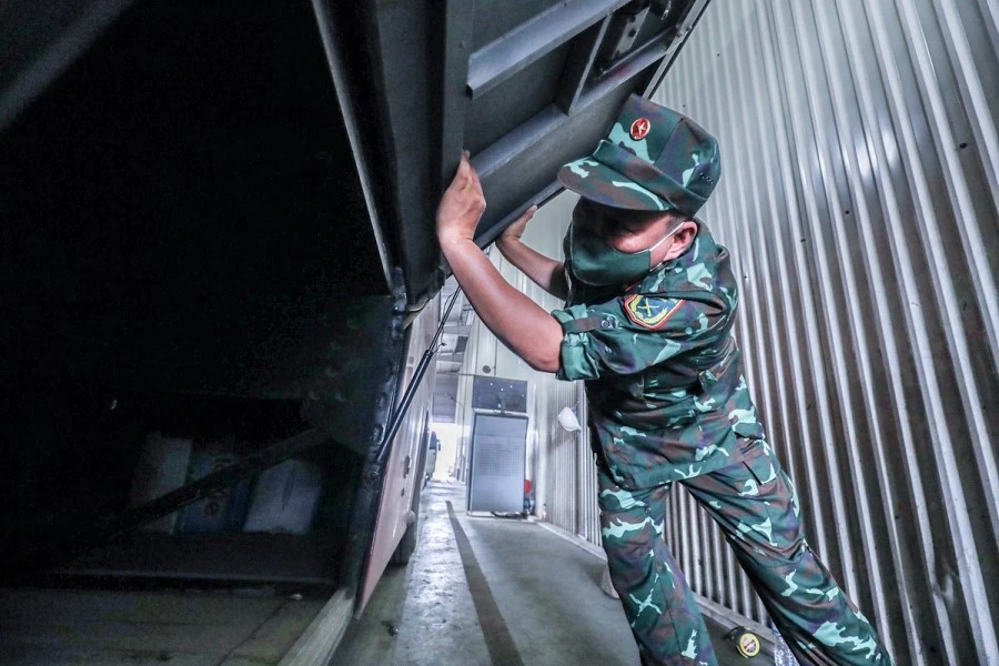 Lực lượng đăng kiểm quân đội hỗ trợ các trung tâm đăng kiểm. Lực lượng đăng kiểm quân đội hỗ trợ các trung tâm đăng kiểm.