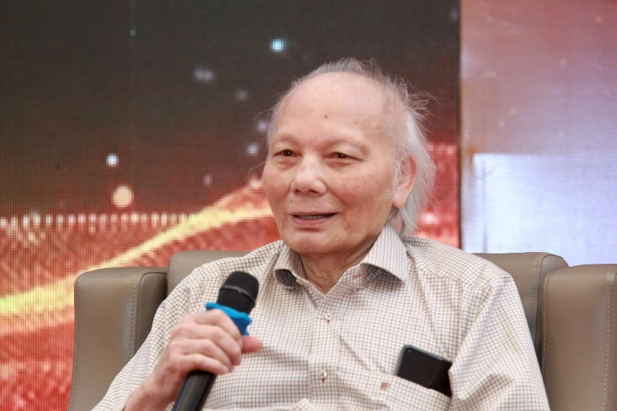 GS.TS Nguyễn Mại, nguyên Phó Chủ nhiệm Ủy ban Nhà nước về Hợp tác đầu tư nêu ý kiến tại buổi tọa đàm. Ảnh: V.LONG