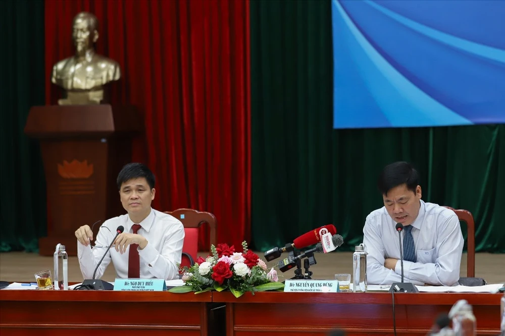 Lãnh đạo Tổng Liên đoàn lao động Việt Nam và Viện kiểm sát nhân dân tối cao giải đáp các vấn đề tại hội thảo. Ảnh: T.THẾ