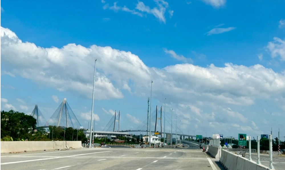 Nút giao cao tốc Mỹ Thuận - Cần Thơ và cầu Mỹ Thuận 2.