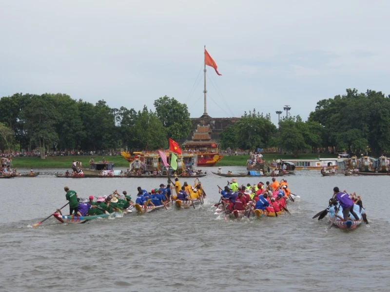 Nhiều bộ, ngành ủng hộ việc nghỉ lễ 30-4 và 1-5 kéo dài 5 ngày. Ảnh: V.LONG