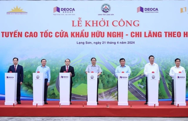 Thủ tướng Phạm Minh Chính phát lệnh khởi công dự án tuyến đường bộ cao tốc Hữu Nghị - Chi Lăng. Ảnh: VGP