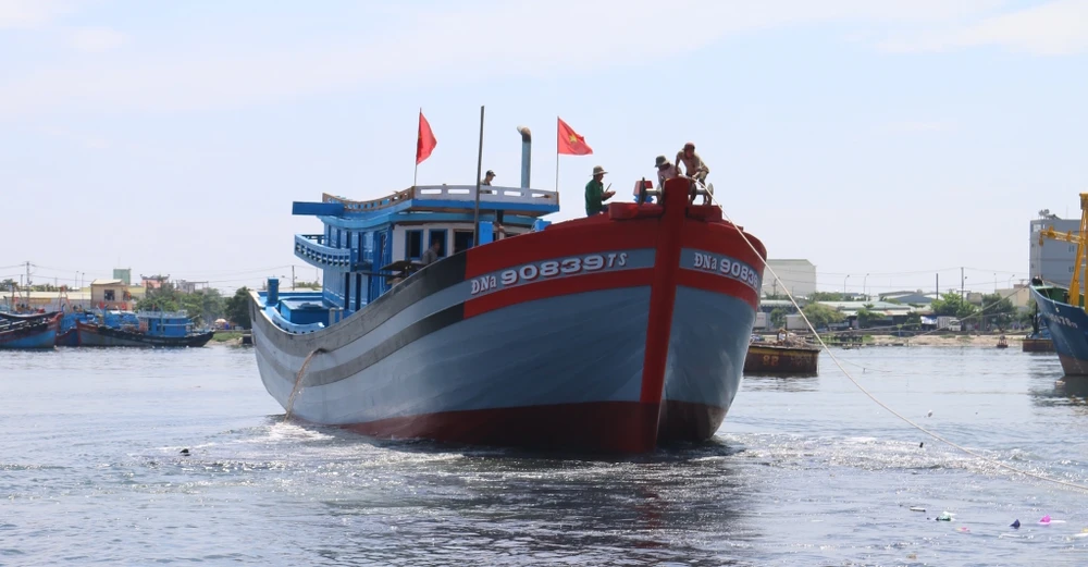 Bộ GTVT gỡ khó đăng kiểm tàu vỏ gỗ.