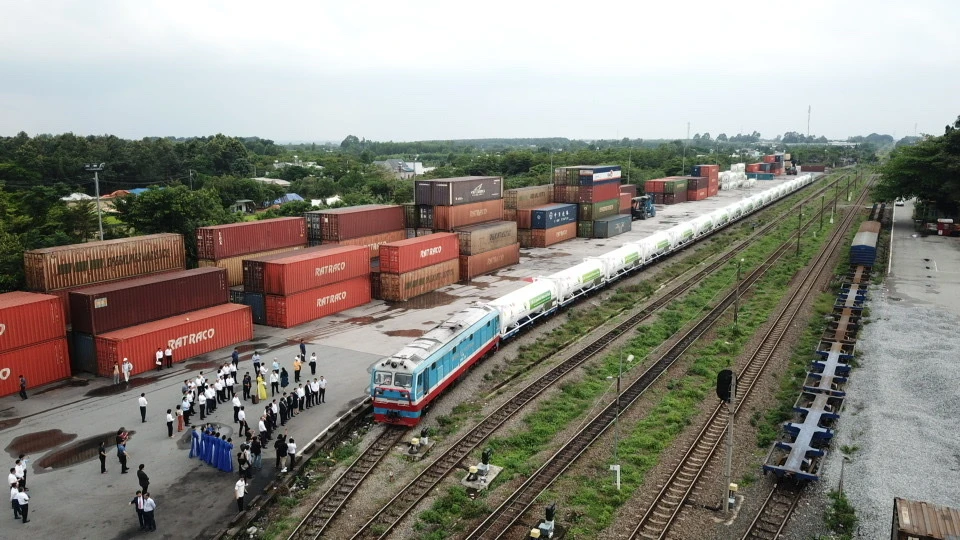 Đoàn tàu chở khí thiên nhiên hóa lỏng. Ảnh: P.PHONG